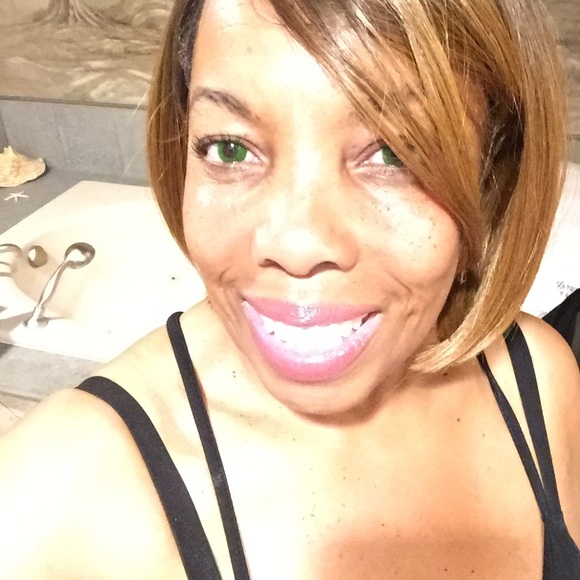 Meet your Posher, Nadine - Picture 5 of 8